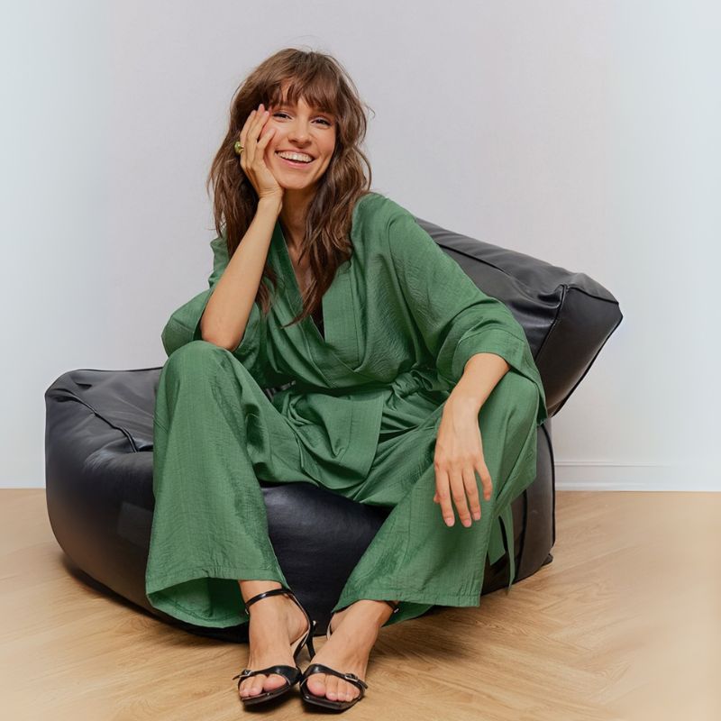 Conjunto-Feminino-Calca-e-Blusa-Verde-Magde_Modelo-2