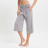 Calça Pantacourt Cinza Disfarça Pochete