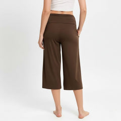 Calça Pantacourt Marrom Disfarça Pochete