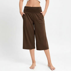 Calça Pantacourt Marrom Disfarça Pochete