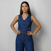 colete-jeans-feminino-yumi-modelo