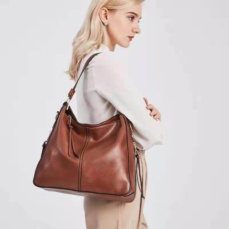 Bolsa Feminina Couro Legítimo Espaçosa - Coradon 
