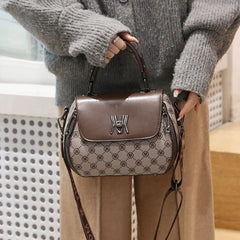 Bolsa-Feminina-de-Couro-Legitimo-Manuela_modelo