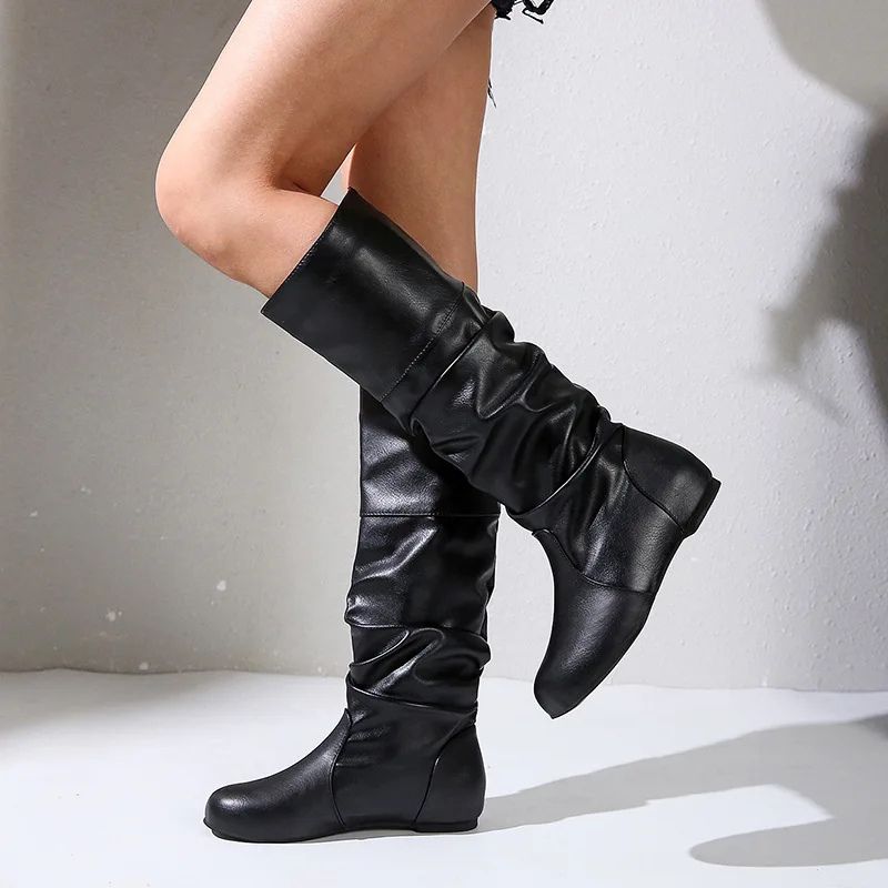 Bota Feminina Cano Médio de Couro Karina