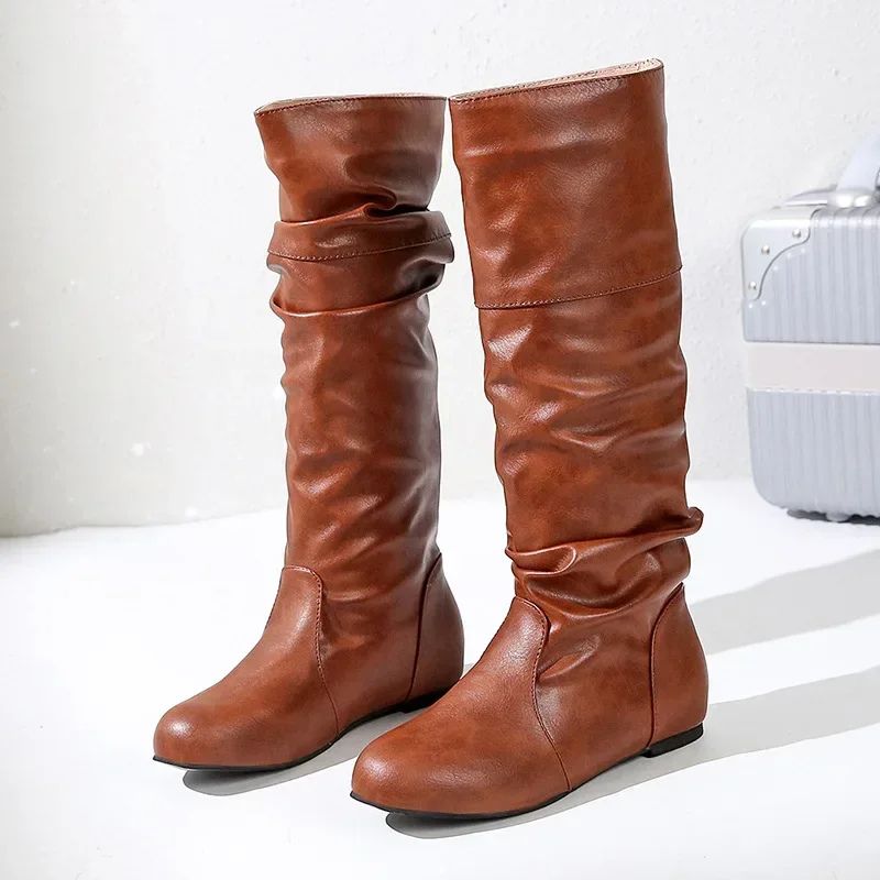 Bota Feminina Cano Médio de Couro Karina