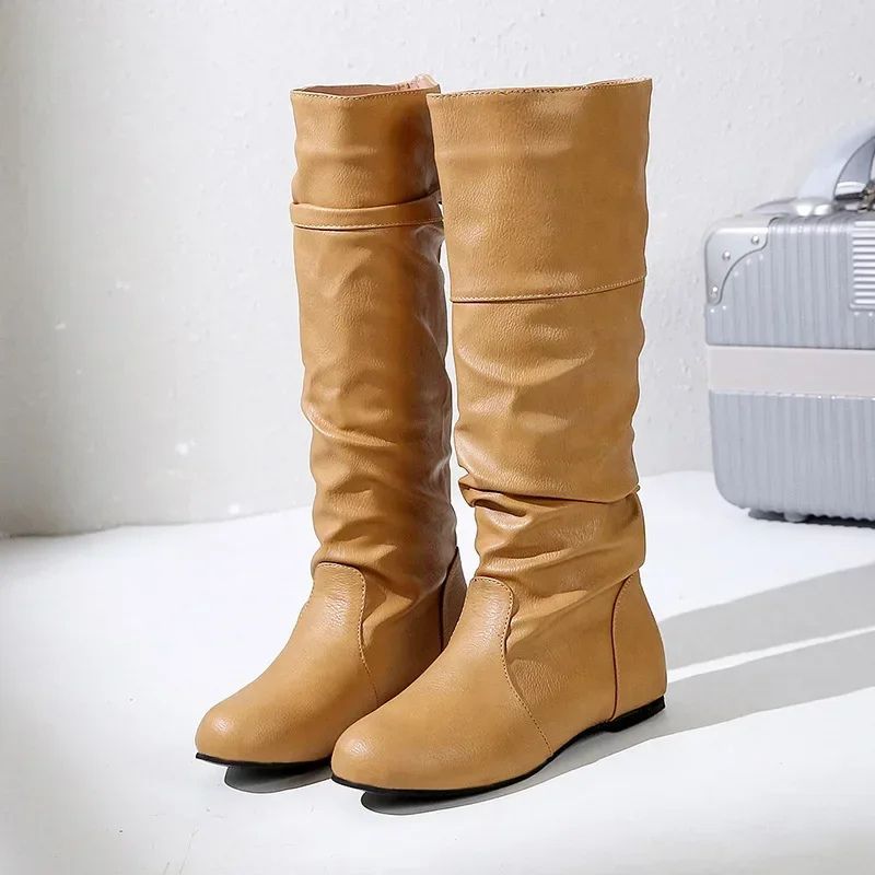 Bota Feminina Cano Médio de Couro Karina