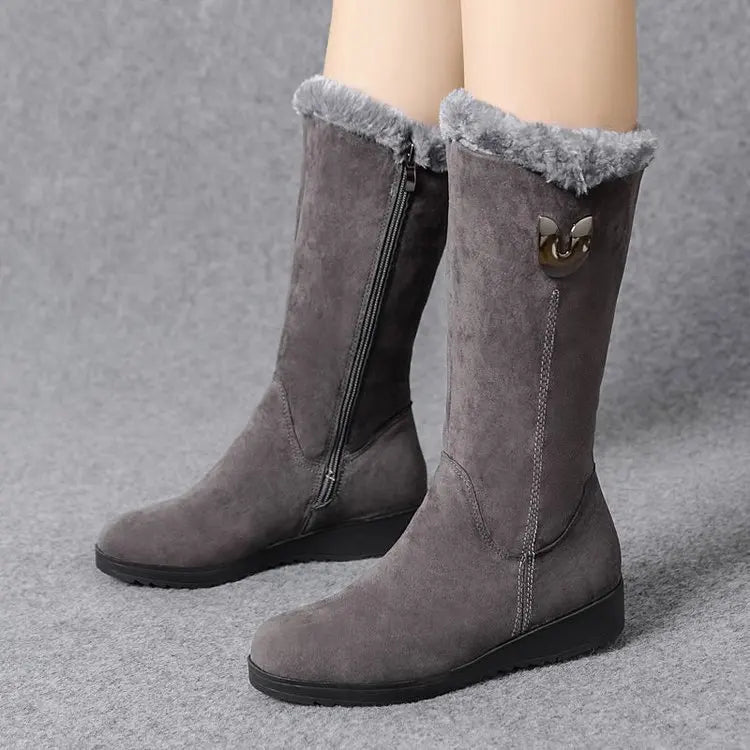 Bota de Couro Camurça Cano Médio Feminina Gabi