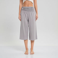 Calça Pantacourt Cinza Disfarça Pochete