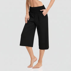 Calça Pantacourt Preta Disfarça Pochete